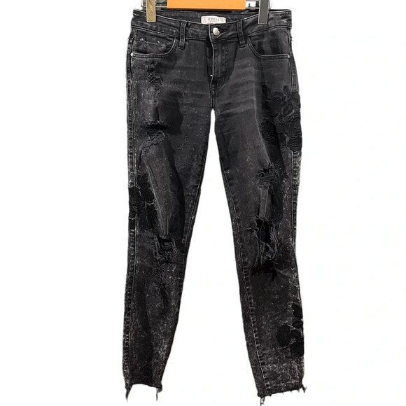Guess sexy curve distressed faded black floral jeans size 27 - Picture 1 of 7